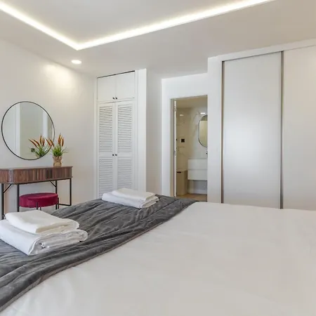 Hip Heaven On Apartment